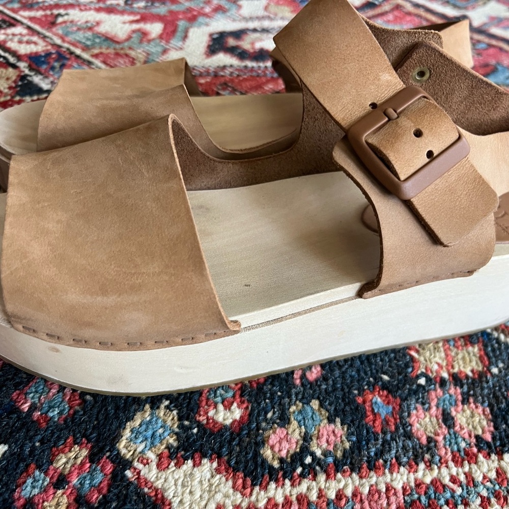 Bryr Brown Leather Platform Sandals - Gigi